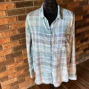 Size XL American Eagle flannel look button up